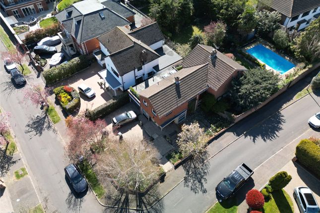 Parklands, Essex IG7 5 bed detached house for sale