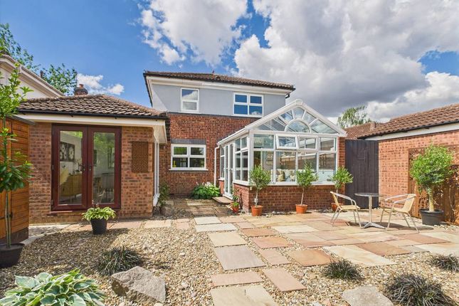 Oaklands Drive, Willerby, HU10 6BJ 3 bed detached house for sale