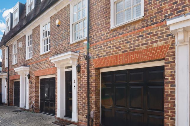 Caxton Mews, Brentford 3 bed terraced house for sale