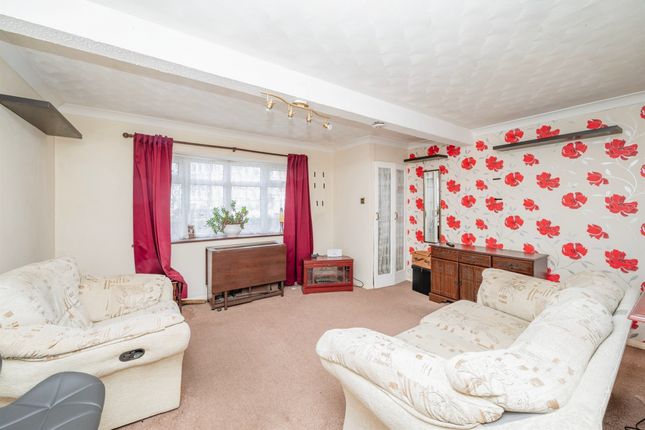 1 bedroom ground floor flat for sale