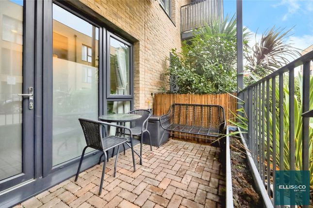 Woodley Crescent, Cricklewood, NW2 1 bed apartment for sale