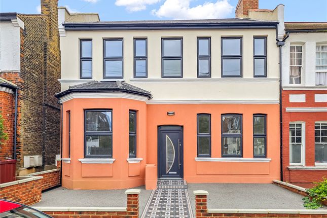 Sylvan Avenue, London, N22 2 bed apartment for sale