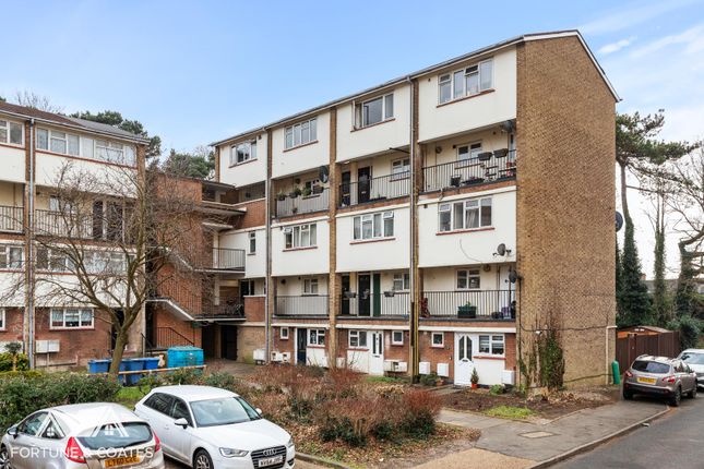 Spring Hills, Harlow 2 bed maisonette for sale
