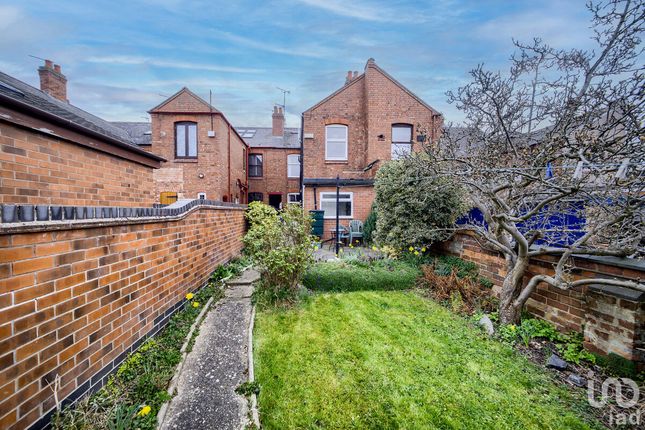 4 bedroom terraced house for sale
