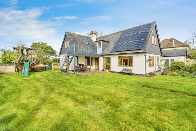 6 bedroom detached house for sale