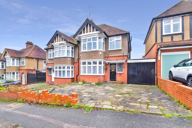 Cutenhoe Road, Luton, Bedfordshire, LU1 3 bed semi