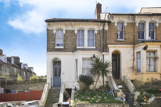 4 bedroom end of terrace house for sale