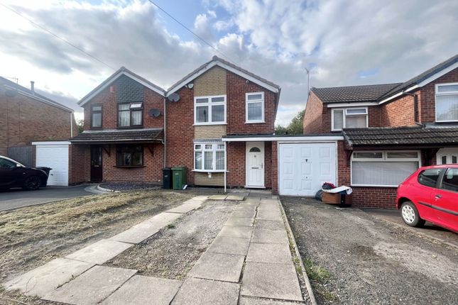 Gayfield Avenue, Brierley Hill DY5 3 bed semi