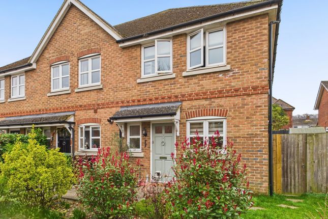 Siareys Close, Chinnor, Oxfordshire 2 bed semi