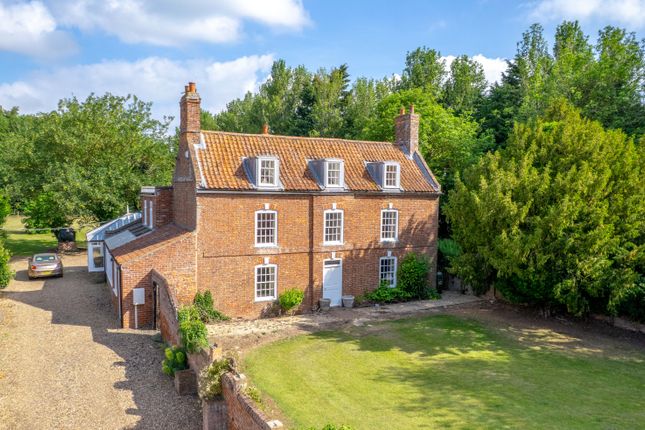 6 bedroom detached house for sale
