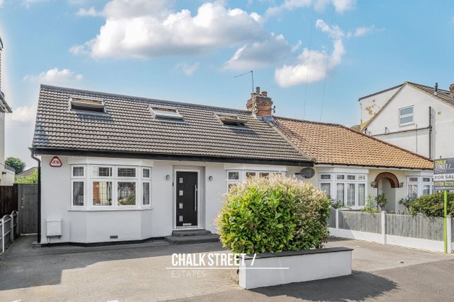 Lambourne Gardens, Hornchurch, RM12 4 bed semi