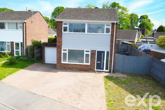 Cayser Drive, Maidstone ME17 3 bed detached house for sale