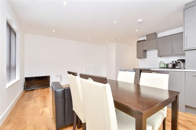 2 bed flat