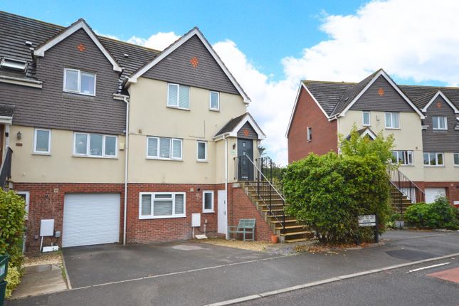 4 bedroom end of terrace house for sale