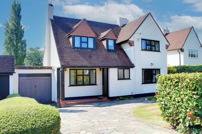 Moffats Lane, Brookmans Park AL9 3 bed detached house for sale