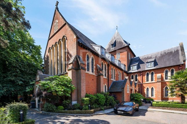 The Ridgeway, London, NW7 3 bed maisonette for sale