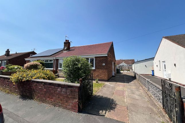 Windermere Avenue, Denton... 2 bed semi