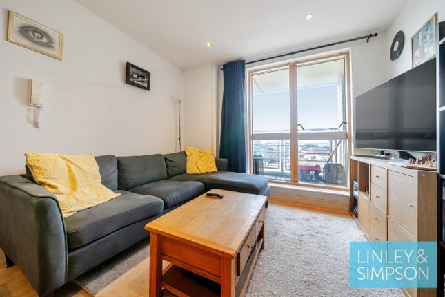 CROMWELL COURT, LEEDS, LS10 1 bed flat for sale