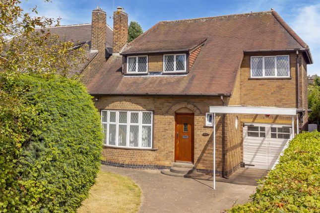 Moor Lane, Bramcote, Nottingham 3 bed detached house for sale