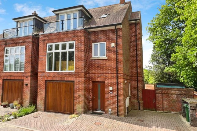 4 bedroom semi-detached house for sale