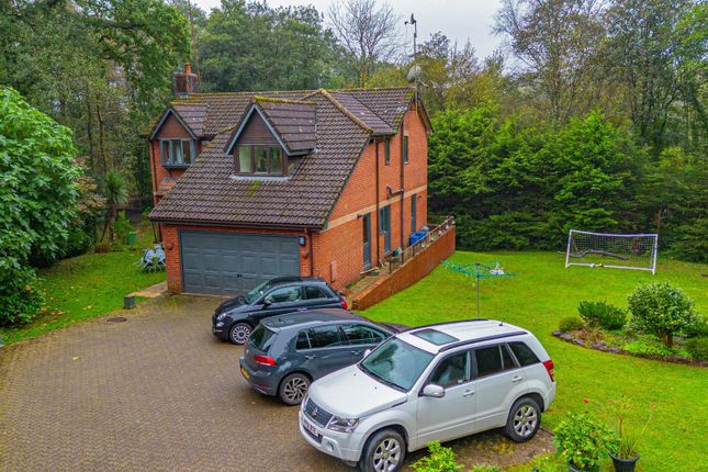 5 bed detached house