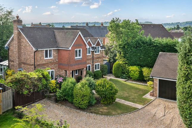 Hoggarth Close, Petersfield, GU31 5 bed detached house for sale