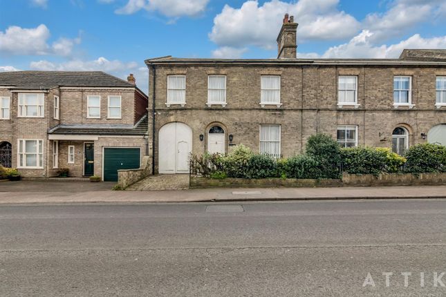 Station Road, Beccles 3 bed semi
