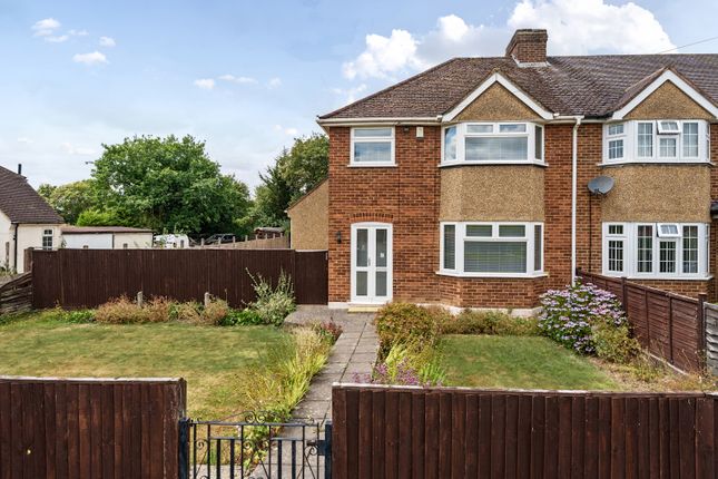 Elizabeth Way, Stoke Poges... 3 bed semi
