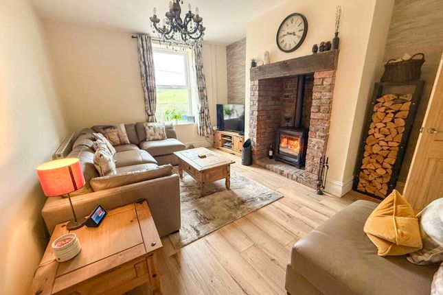 Blackburn Road, Haslingden, Rossendale 2 bed terraced house for sale