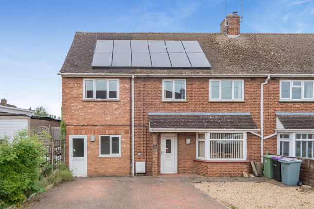 5 bedroom semi-detached house for sale