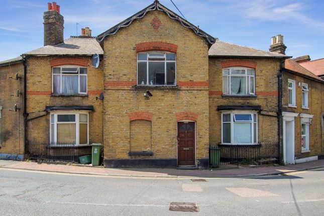 5 bed property