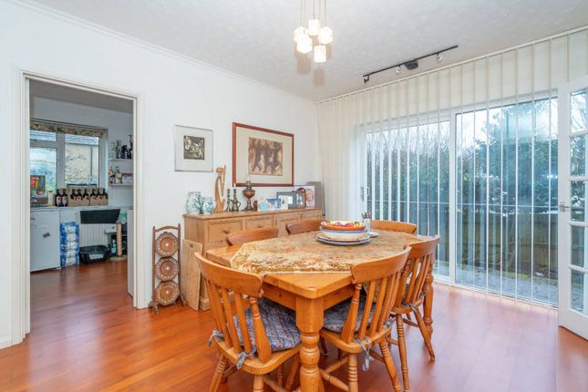 5 bedroom semi-detached house for sale