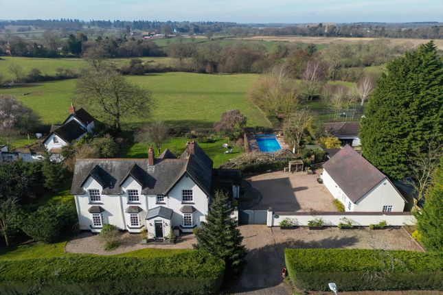 Stratford Road, Hockley Heath... 4 bed village house for sale