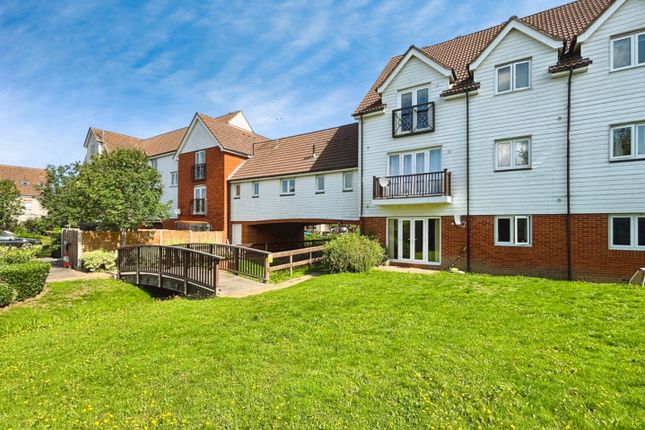 Galloway Drive, Kennington 2 bed flat for sale
