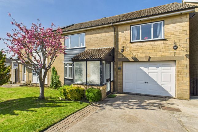 Chestnut Avenue, Stonehouse... 4 bed semi