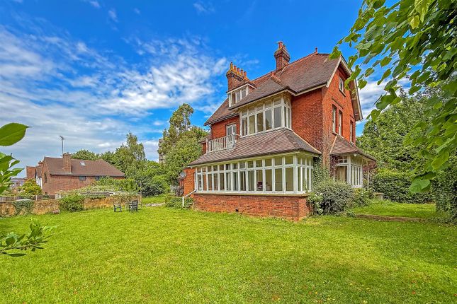 Ridgmont Road, St Albans 6 bed detached house for sale