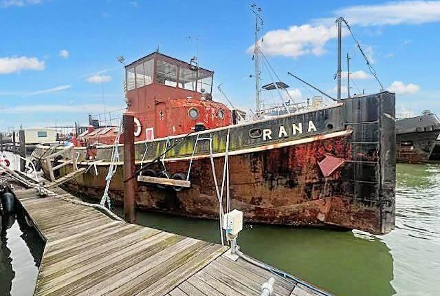 Vicarage Lane, Hoo ME3 2 bed houseboat for sale