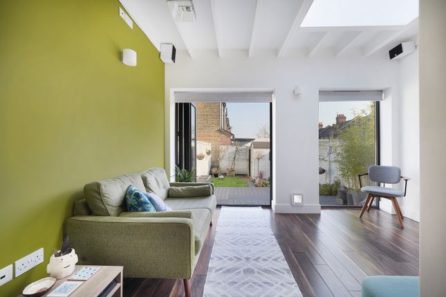 Stirling Road, Wood Green N22 2 bed terraced house for sale