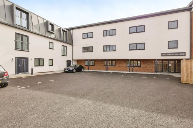 Station Road, Hayling Island, PO11 2 bed flat for sale
