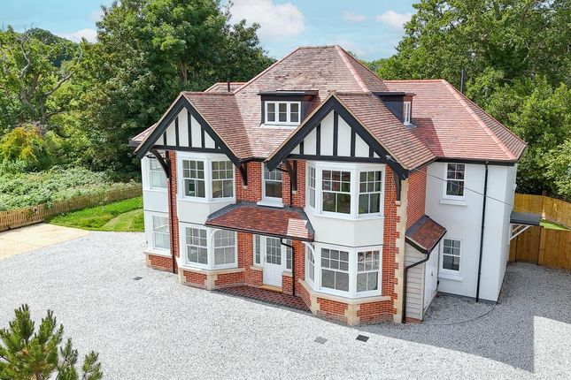 Pikes Hill, Lyndhurst, SO43 2 bed apartment for sale