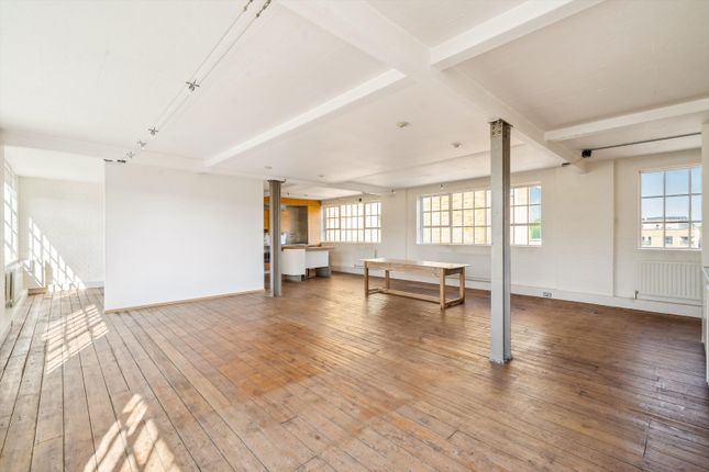 Princelet Street, London, E1 2 bed apartment for sale