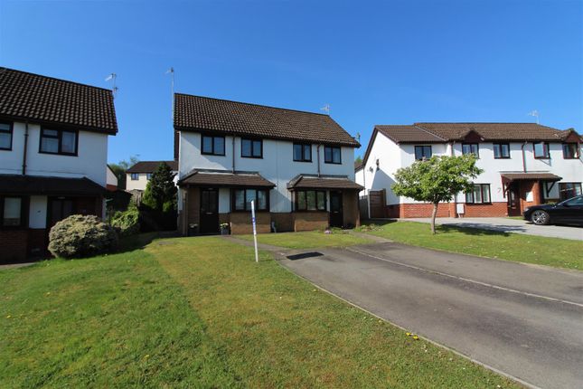 St. Peters Drive, Blackwood NP12 2 bed semi