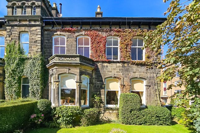 York Place, Harrogate, HG1 3 bed flat for sale