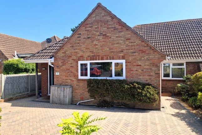 Ryll Court Drive, Exmouth, EX8 2JP 2 bed semi