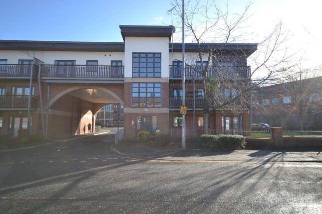 Canalside, Manchester M26 2 bed apartment for sale