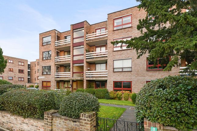Kent Avenue, Ealing 2 bed flat for sale