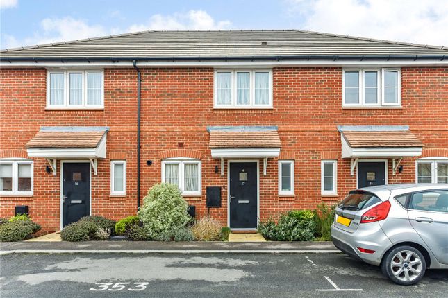 Sandpiper Road, Chichester, PO20 2 bed terraced house for sale
