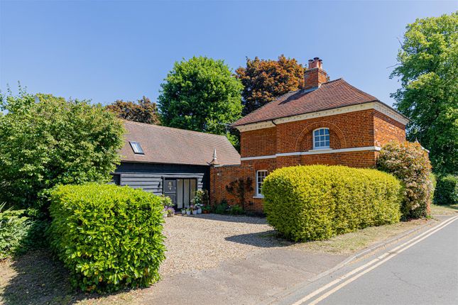 Church Road, Henlow SG16 4 bed detached house for sale