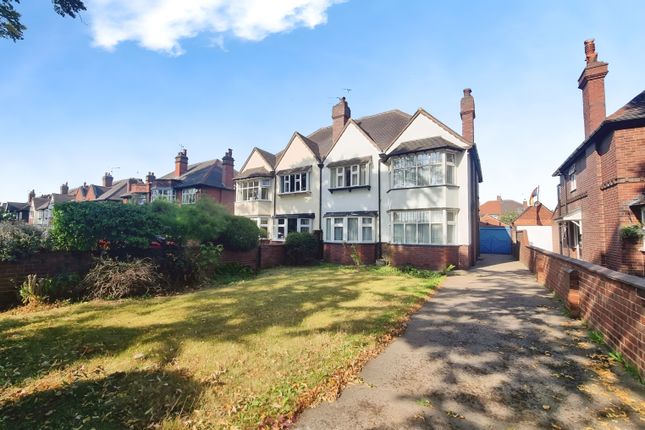 Town Moor Avenue, Doncaster DN2 3 bed semi
