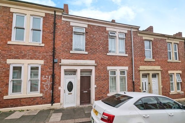 5 bedroom terraced house for sale